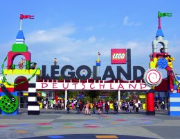 ©2017 The LEGO Group